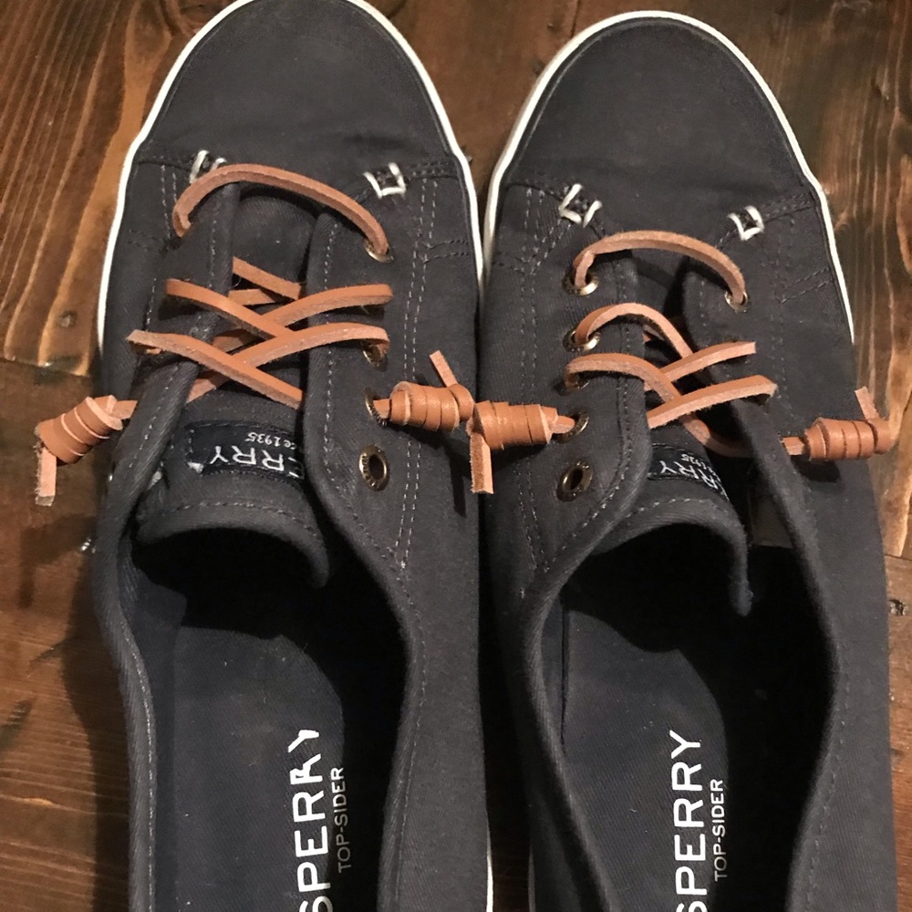 Sperry shoes- Navy.
